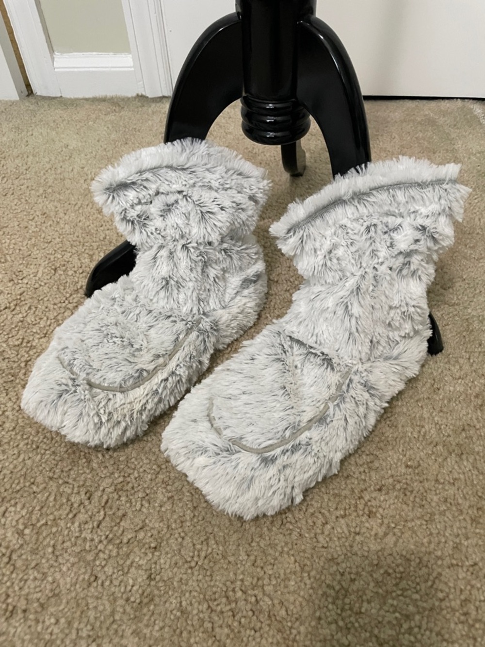 Warmies- Cozy Faux Fur Women's Slipper- Light Gray